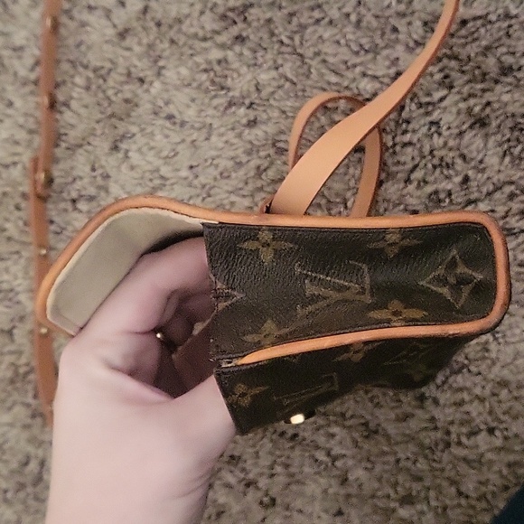 Louis Vuitton pochette Florentine - Picture 12 of 16